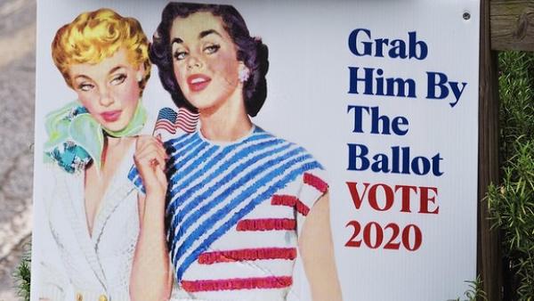 Pormenor de um cartaz contra Trump. Foto de Thomas Cizauskas/Flickr.