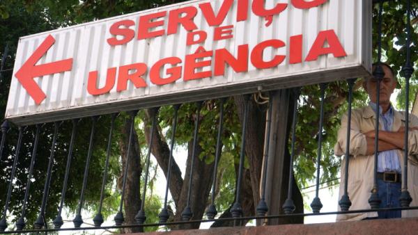 Placa "Serviço de Urgência