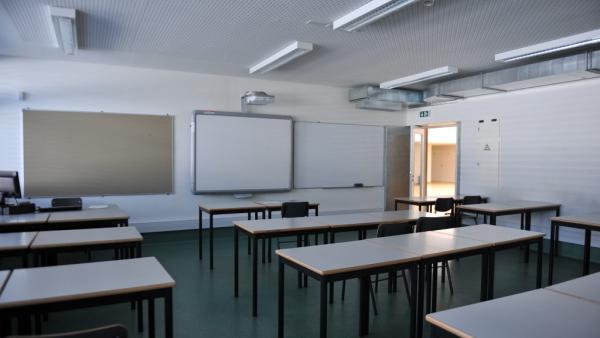 Sala de aula vazia.