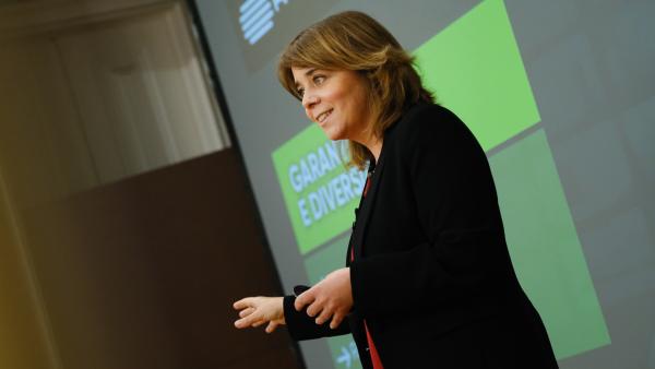 Os «objetivos de serviço público devem acompanhar os novos debates», nomeadamente a abordagem dos temas climáticas e da sustentabilidade, disse Catarina Martins. 
