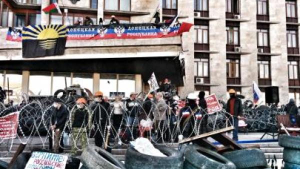 Edificio do governo ocupado pelos manifestantes pró-rusos em Donetsk - Foto: Alberto Sicilia
