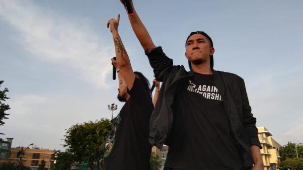 Tailândia detém manifestantes pró-democracia