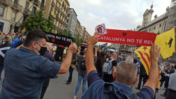 Rei de Espanha recebido com manifestações em Barcelona