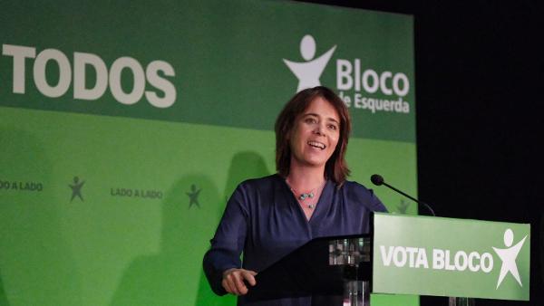 Catarina Martins apelou aos jovens a que "votem pelo planeta e pelo futuro" – Foto de Paula Nunes