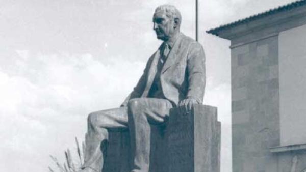 Estátua de Salazar em Santa Comba Dão.