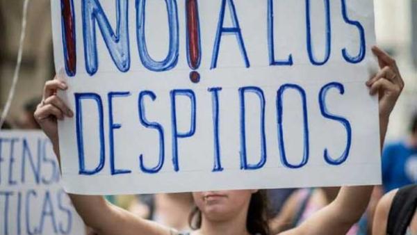 Cartaz contra os despedimentos em Espanha. Foto UGT/Twitter.