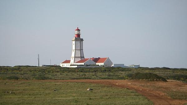 Farol do Cabo Espichel – Foto de Duca696, disponível em https://pt.wikipedia.org/ 