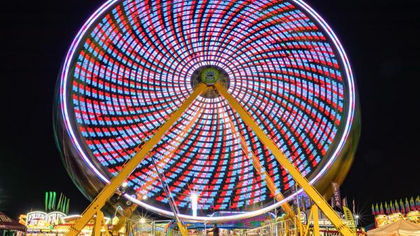 Feira de diversões. Foto via flickr de Michael Seeley, creative commons.