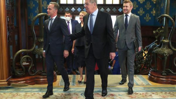 Ministro dos Negócios Estrangeiros da Alemanha, Heiko Maas, deslocou-se a Moscovo para reunir com o seu homónimo, Serguei Lavrov. Fonte: Ministério Negócios Estrangeiros da Rússia, via Agência Lusa.