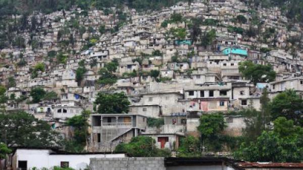 O Haiti é o país mais pobre do hemisfério ocidental e um dos mais pobres do mundo. Em fevereiro de 2019, rebentaram grandes manifestações de protesto no país - Porto Príncipe, Haiti – foto de Samuel Rodríguez/El Salto
