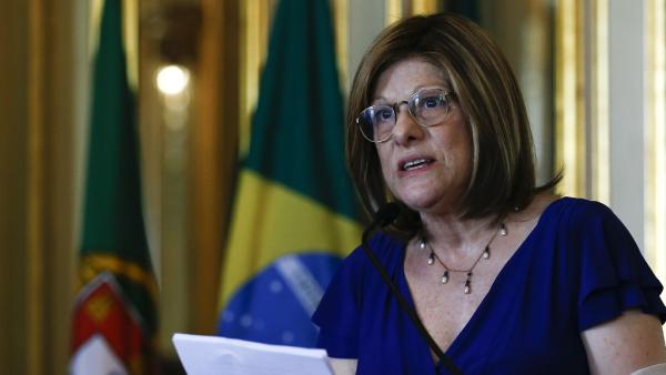 Hélia Correia na cerimónia de receção do prémio Camões 2015, Lisboa. Foto António Cotrim/Lusa.