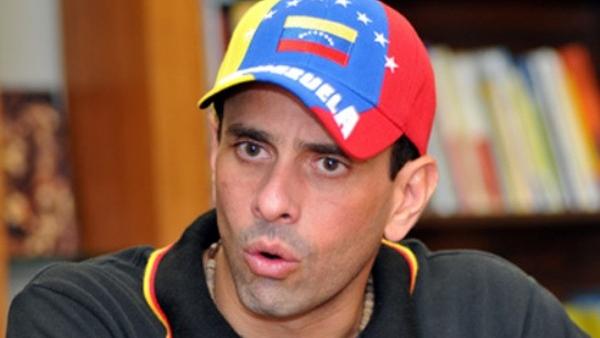 Henrique Capriles, que foi candidato presidencial da oposição de direita em 2012 e 2013, critica e afasta-se da estratégia de Guaidó e daquilo a que chama “governo na internet” - Foto aporrea.org
