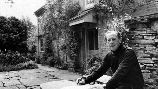 Raymond Williams.