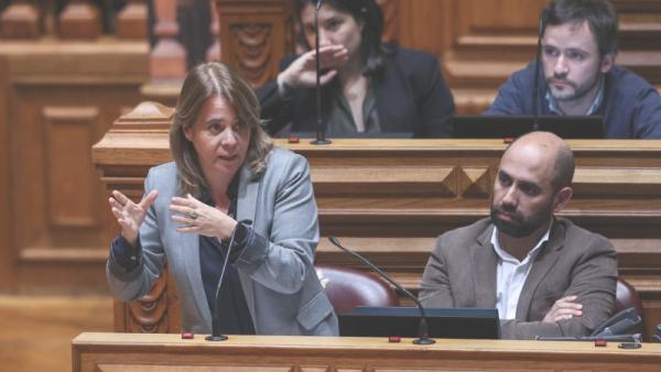 "Não vamos resolver os problemas se os professores continuarem a ser atacados"