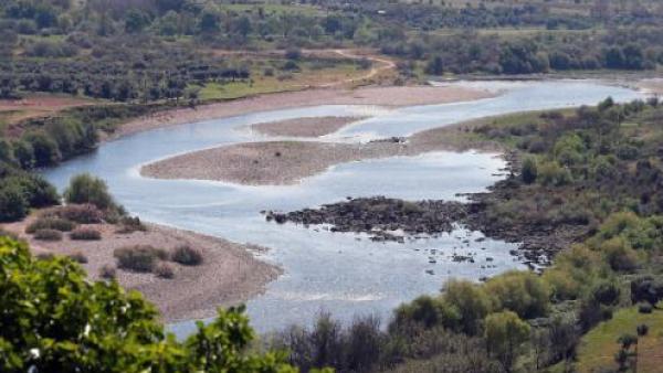 Caudal do rio Tejo junto à povoação de Ortiga, Mação, 2 de abril de 2019. Foto de Nuno Veiga/Lusa.