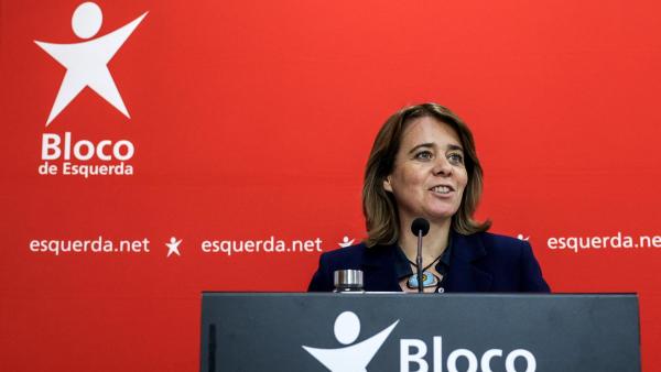Catarina Martins no final da Mesa Nacional do Bloco de Esquerda. Foto de ANTÓNIO COTRIM/LUSA.