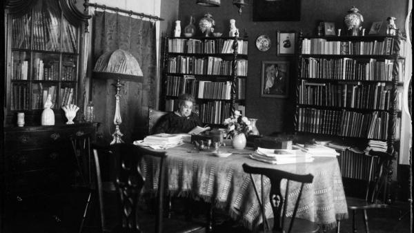Biblioteca pessoal de Ana de Castro Osório. Foto: Wikimedia Commons.
