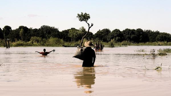 Cheias na NIgéria em 2015. Foto de Conflict & Development at Texas A&M/Flickr.