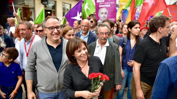 Catarina Martins com João Teixeira Lopes na última arruada de campanha, no Porto. Foto de Paulete Matos.