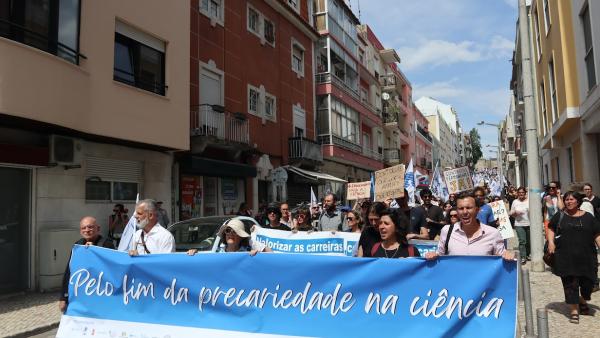 Manifestação contra a precariedade na Ciência