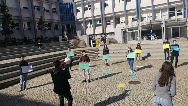 Estes estudantes do ISCTE convocam uma concentração para o dia 18 de novembro às 15h em frente à Assembleia da República – Foto dos ativistas