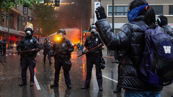 Protestos #BlackLivesMatter em Seattle, EUA. Imagem via Flickr de Kelly Kline. Licença Creative Commons.