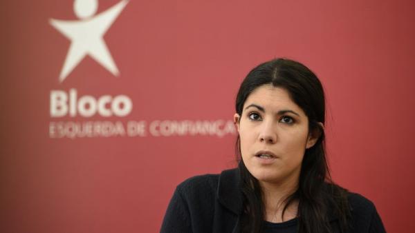 Bloco de Esquerda defende a alteração das regras de atribuição do subsídio de desemprego regular para facilitar o acesso a este por parte dos trabalhadores informais ou falsos recibos verdes em situação de maior precariedade. 