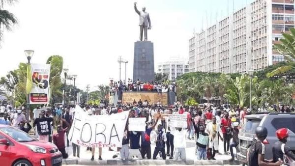 Manifestação da sociedade civil em Luanda a 10 de dezembro de 2020, Largo da Independência - Foto de ativistas publicada no facebook