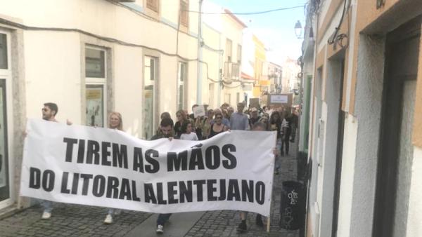 Marcha “Tirem as mãos do Litoral Alentejano!”