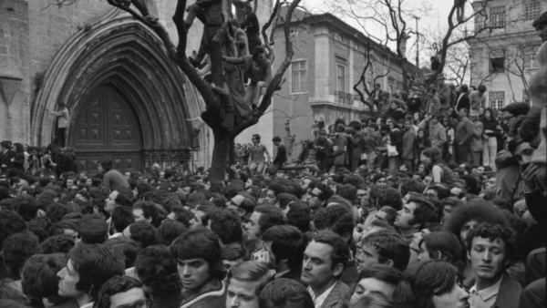 Largo do Carmo no 25 de Abril de 1974