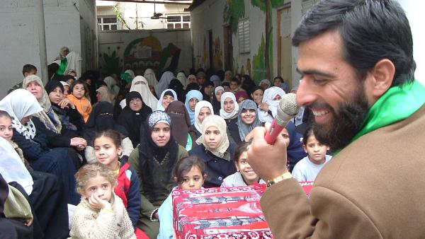 Mushir al-Mashri, dirigente de topo do Hamas, em acção de campanha eleitoral numa escola do campo de refugiados de Jabalya, na Faixa de Gaza. Janeiro de 2006. Foto: jmr 
