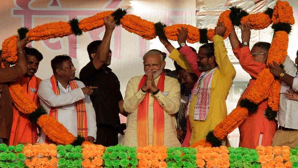 Narendra Modi é primeiro-ministro da Índia e líder do partido Janata (BJP), um partido de extrema-direita que pretende tornar o país num estado hindu, é hostil às minorias religiosas, sendo também bastante conservador e intolerante em matéria de costumes