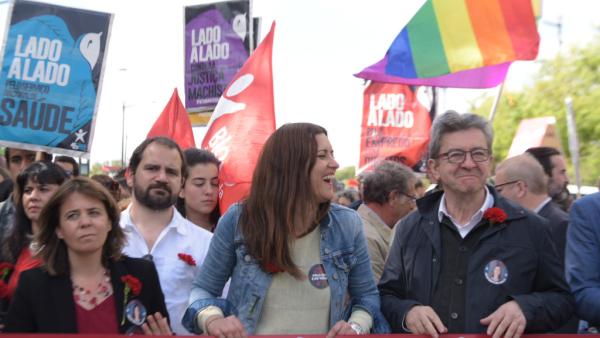 Catarina Martins, José Gusmão, Marisa Matias e Jean-Luc Mélenchon na manifestação do 25 de Abril, 2019. Foto de Paula Nunes.