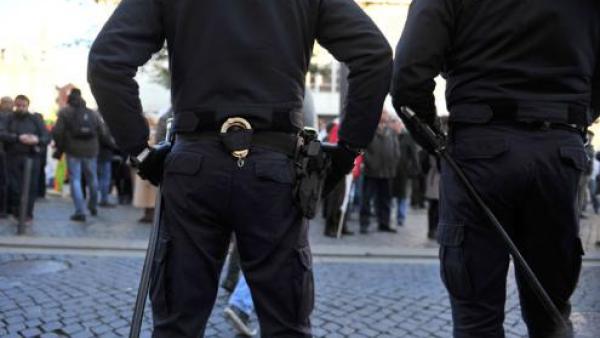 "Como será a partir de agora possível abordar de forma realista problemas como a corrupção, o uso excessivo da força, a infiltração da extrema-direita ou a simples negligência, nas forças policiais?", pergunta a associação. Foto de Paulete Matos. 
