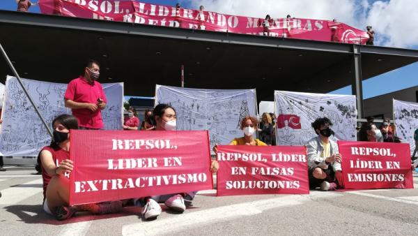 Protesto dos ambientalistas na Repsol em Madrid - Foto Climaximo