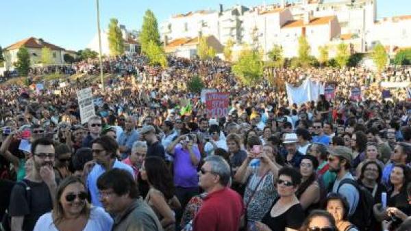 Manifestação do Que se Lixe a Troika barrou aumento da TSU. Foto de Paulete Matos