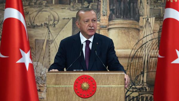 Ameaça de sanções da UE à Turquia não tem base legal, diz Ancara