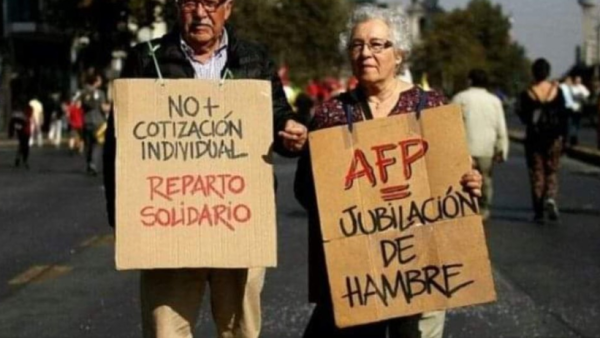 Manifestantes contra os fundos de pensão no Chile. Foto de @_Iyov_/Twitter.