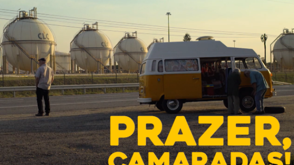 Pormenor de uma imagem do filme "Prazer, camaradas!"