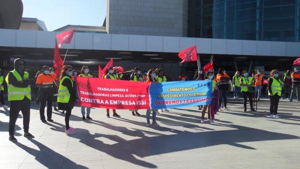 Protesto dos trabalhadores despedidos da ISS. Foto do STAD.