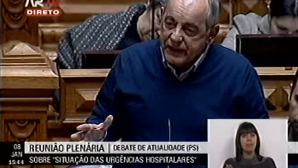 “A política do ministro da Saúde pode poupar muitos euros, mas não poupa vidas”