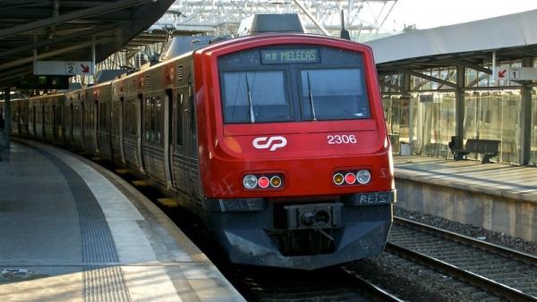 Comboio urbano, Estação de Sete Rio. Foto de Nuno Mourão, Flickr.