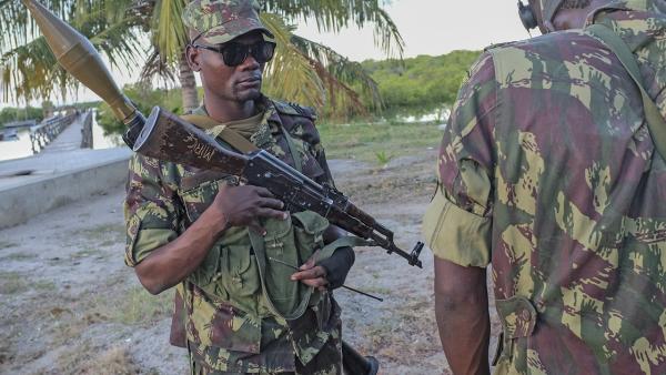 Militares na província de Cabo Delgado, na sequência de ataques a povoações isoladas da região, em 2018.