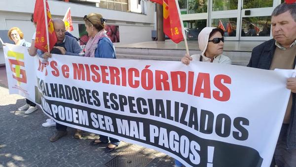 “IPSS e Misericórdias, trabalhadores especializados não podem ser mal pagos” - Foto de Trabalhadores das IPSS no facebook 