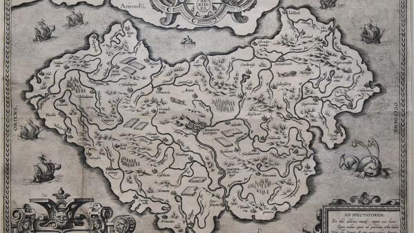 Livro "Utopia", de Thomas More.
