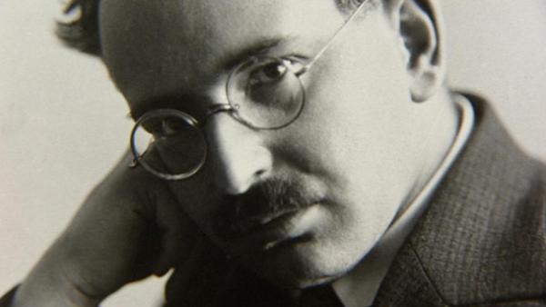 Walter Benjamin (Berlim, 15 de Julho de 1892 - Portbou, 27 de Setembro de 1940)