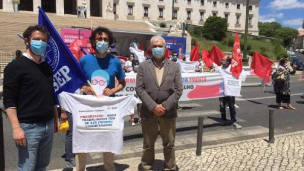 Médicos, enfermeiros e todos os profissionais de saúde criticam a decisão e denunciam as “desigualdades” - foto esquerda.net