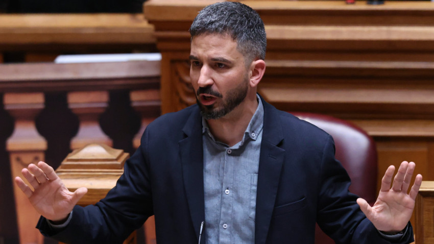 Fabian Figueiredo no debate quinzenal com o primeiro-ministro