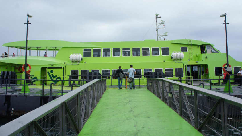 Ferry que faz a travessia entre Setúbal e Tróia