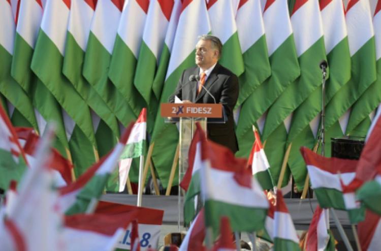 Nas eleições de abril de 2018, Viktor Orbán, o Fidesz e os democrata-cristãos do KDNP (atualmente, um mero “apêndice” do primeiro) voltaram a ser os grandes vencedores, obtendo 49,3% dos votos nas listas nacionais, contra 44,9% há quatro anos